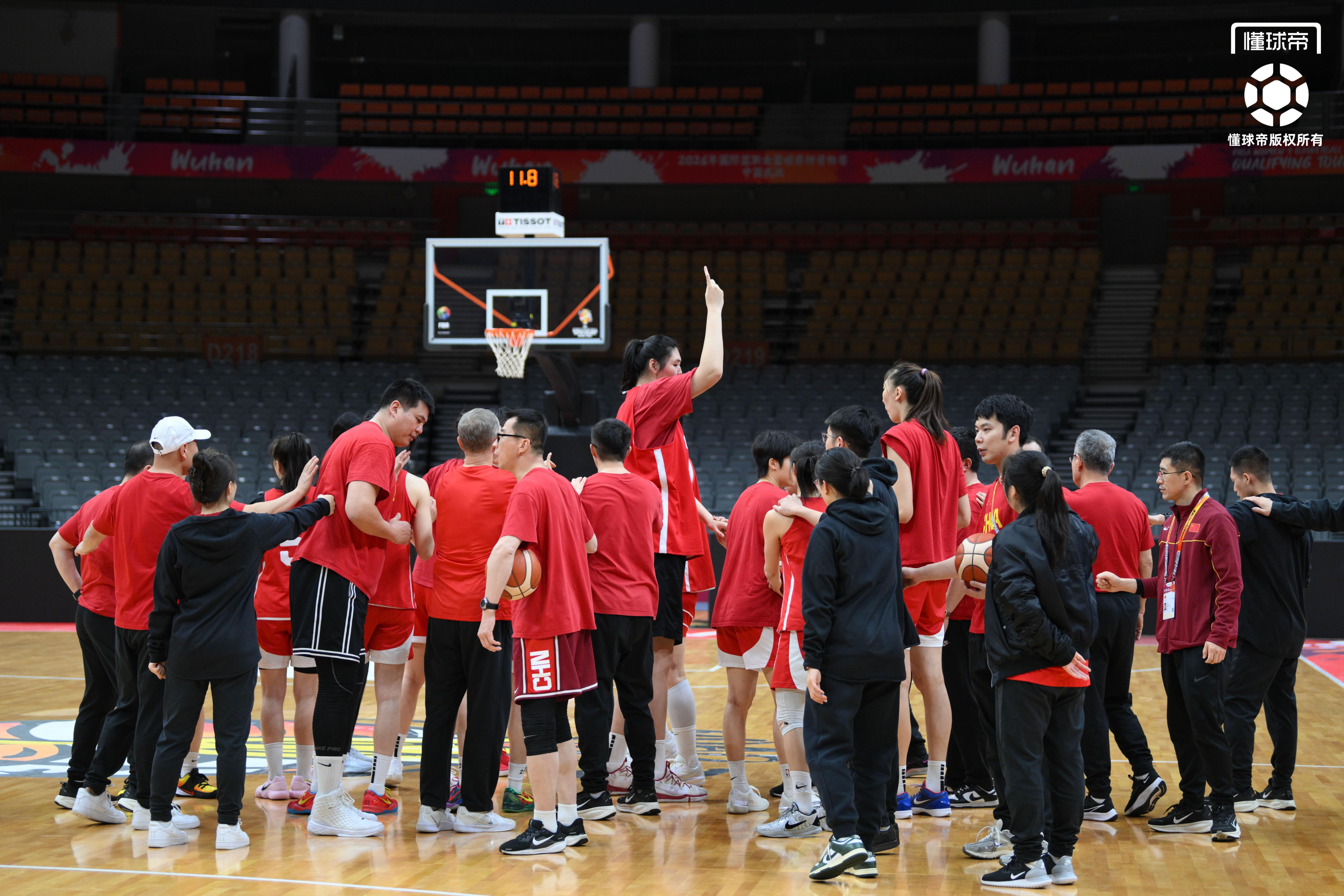 bsport-中国女篮世预赛最后一练，王治郅到场观看&amp;amp;全队精神饱满